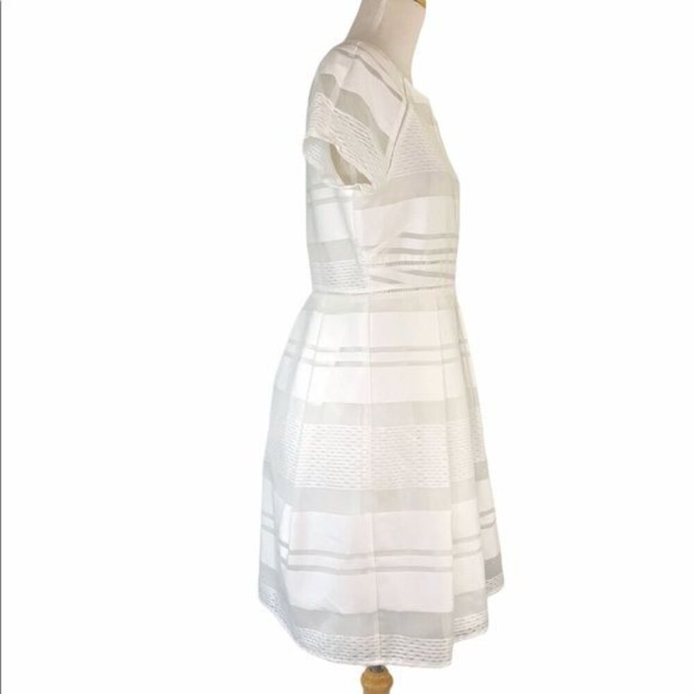 Cremieux A-Line Ryan Dress Botanic Bouquet White Womens Size Medium NWT - Picture 4 of 7